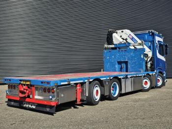 R520 V8 8x2/6 / HMF 70 tm + JUMBO AANHANGER